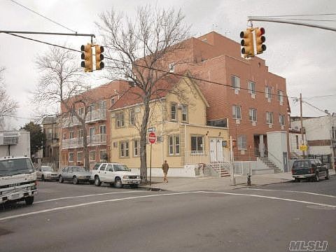 2nd image of 10001 37th Ave