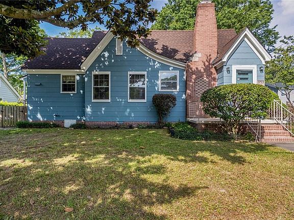 3rd image of 3733 Essex Cir