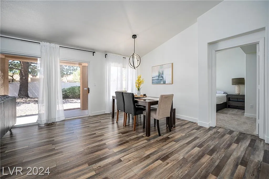 2 bed, 1021 sqft, $2,950 — Photo 3