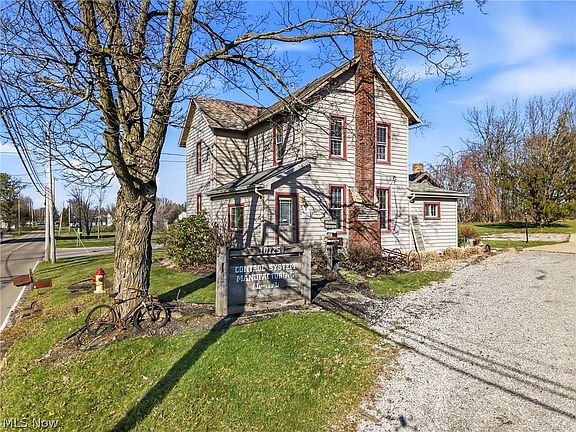 2nd image of 10725 Struthers Rd
