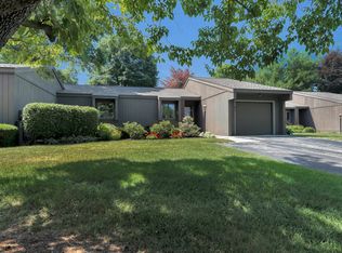 830 Brook Village Ct, Holland, MI