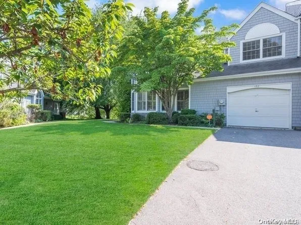 158 Lakebridge Drive #158, Kings Park, NY 11754