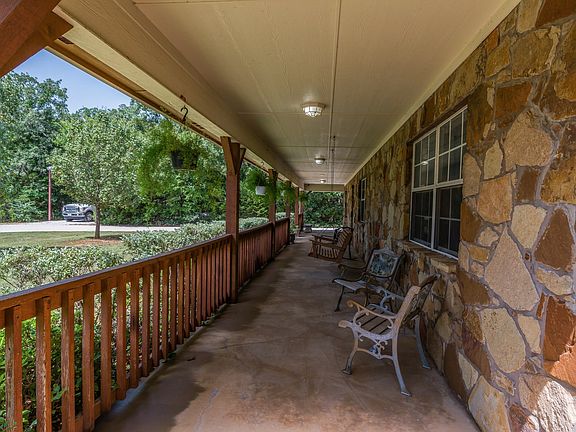 5th image of 157 Eastern Valley Ln