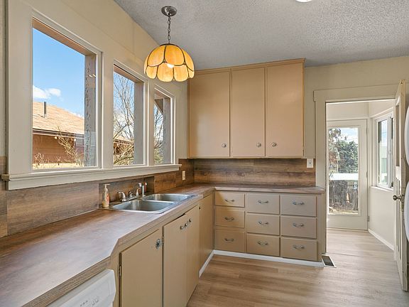 5th image of 539 Malaga Ave