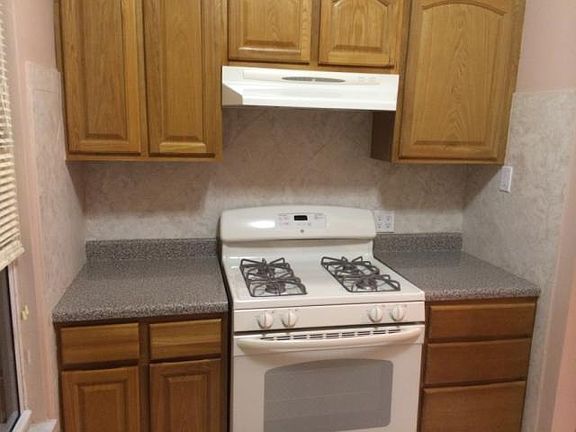 4th image of 3082 37th St APT 2R