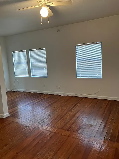 6 bed, $950 — Photo 3