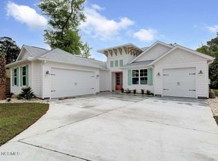 1624 Harbour Place Dr, Calabash, NC 28467