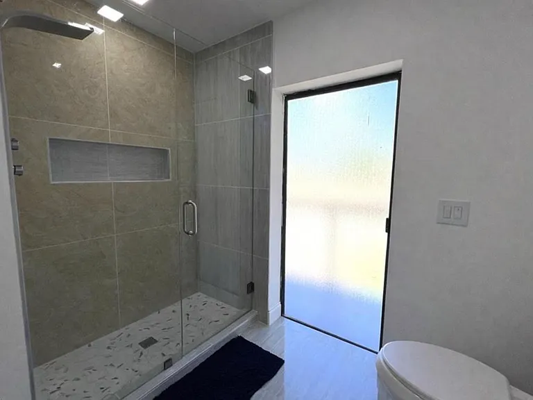 3767 Golden Gate Blvd E — Photo 9