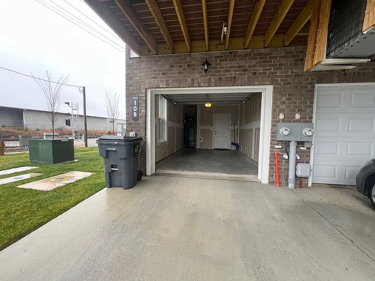 1900 Roseneath Rd #10B — Photo 25