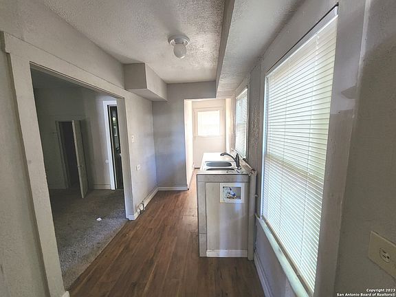 5th image of 444 TAFT BLVD