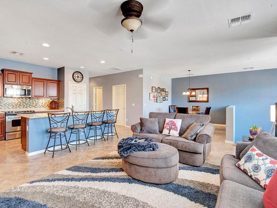 Kitchen Family Room