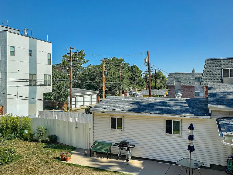 4923 King St — Photo 106