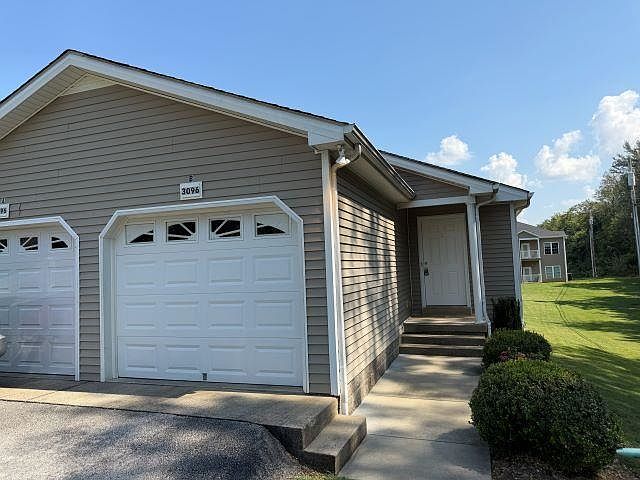 1st image of 3096 Raintree Dr #B