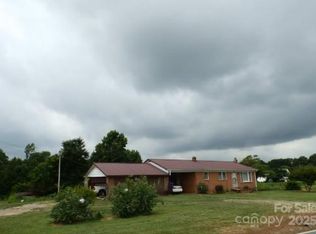 946 Shoal Rd, Lincolnton, NC 28092
