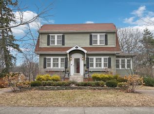 287 Bartram Rd, Riverside, IL 60546