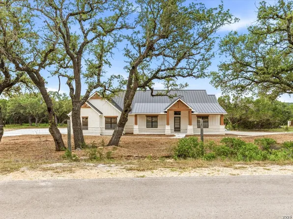 1744 Crossbow, Canyon Lake, TX 78133