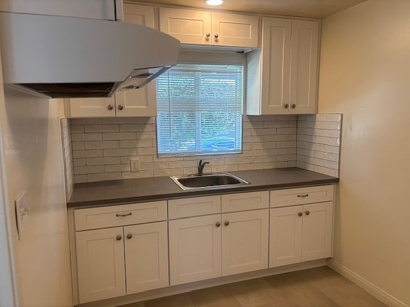 3rd image of 12810 Telephone Ave #12810