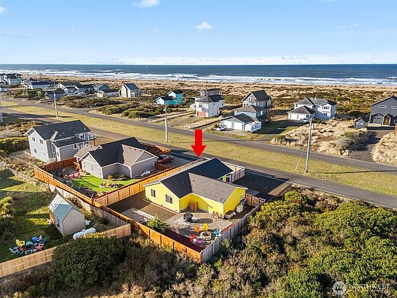 2nd image of 1110 Ocean Shores Boulevard SW