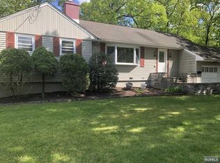 86 Hillcrest Dr, Wayne, NJ 07470