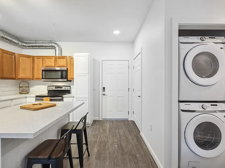 Pullman Lofts — Photo 5