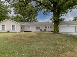 1334 Estate Ct, Wichita, KS 67208