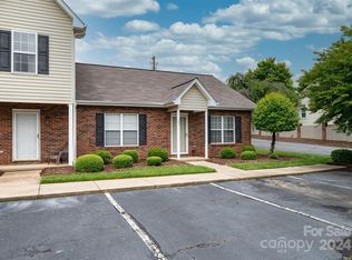 1092 22nd St NE APT 101, Hickory, NC 28601