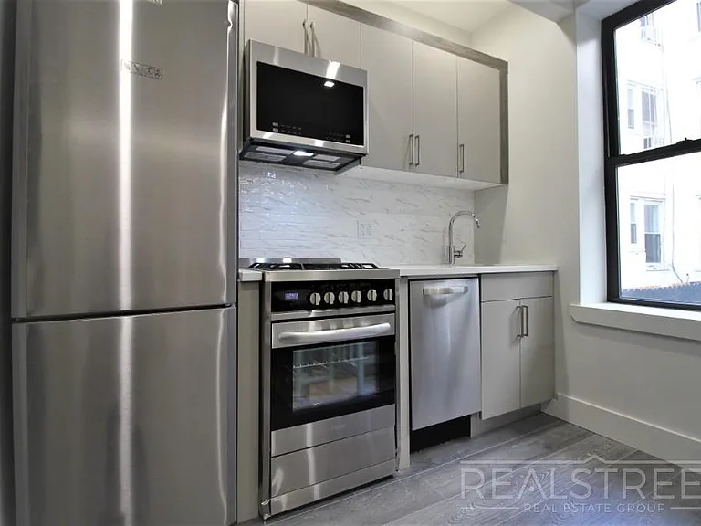 1647 8th Ave #2B — Photo 4