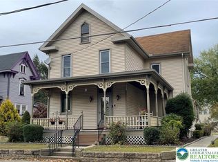 818 Thomas St, Stroudsburg, PA 18360