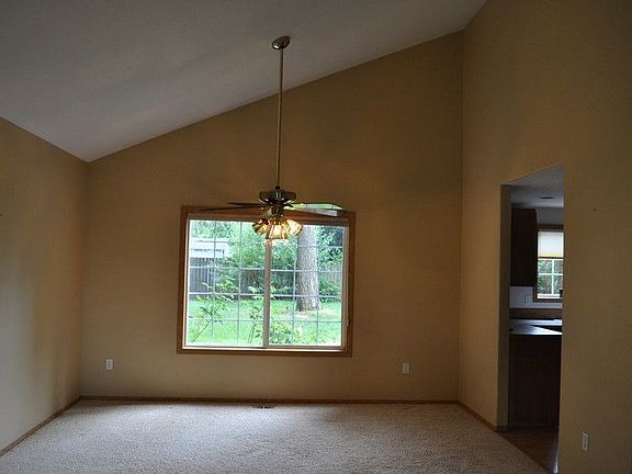 5th image of 5511 NE 75th St