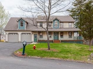 3 Overlook Dr, Holyoke, MA 01040
