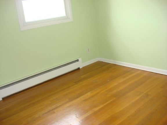 One of the 5 sunny bedrooms