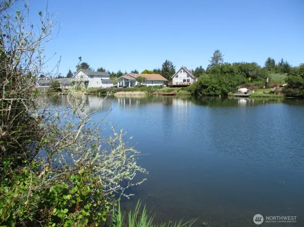 160 Marine View Drive SW, Ocean Shores, WA 98550