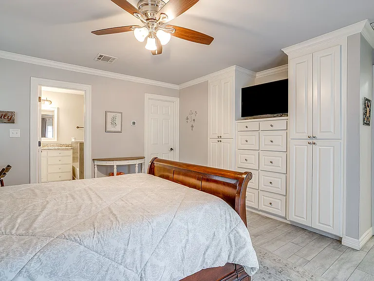 3619 Winston Rd — Photo 37