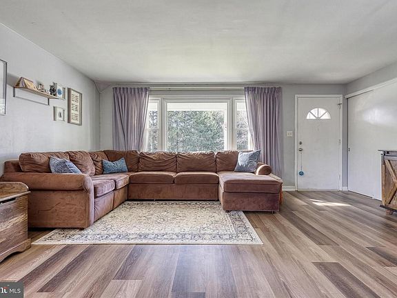 5th image of 2420 Auburn Rd