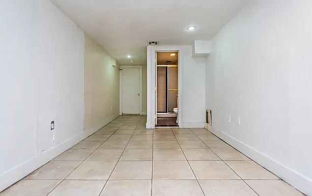 Rented by Nooklyn NYC LLC | media 13