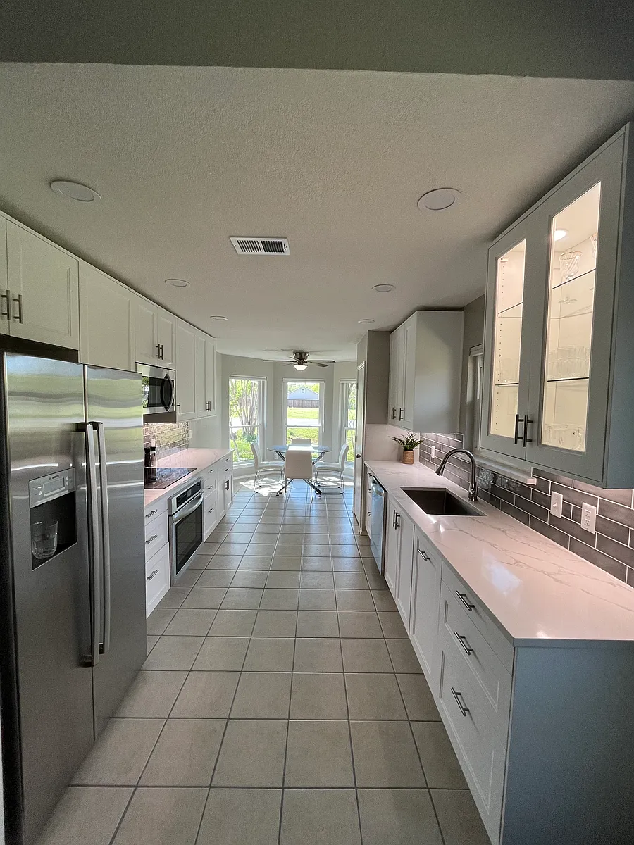 Kitchen - 425 Ashley Ln