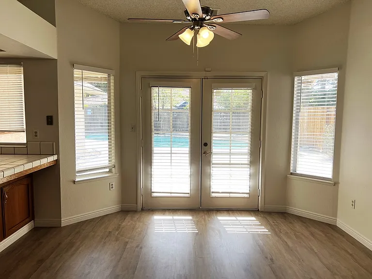 14009 Christella Ct — Photo 6