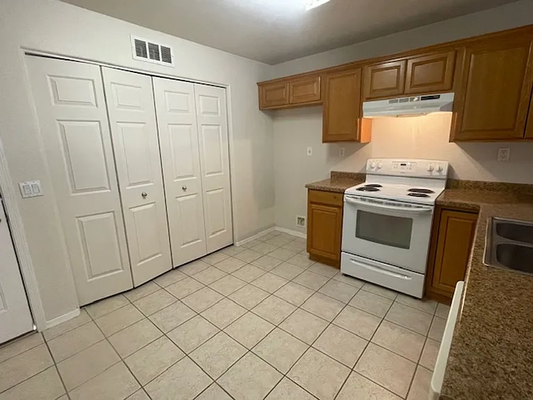 3045 Palisades Dr — Photo 6