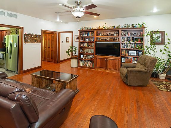 4th image of 4099 Forest Lake Dr