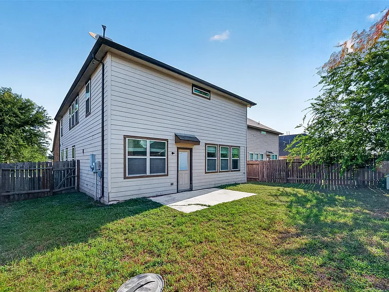 1326 Seagler Pond Ln — Photo 48