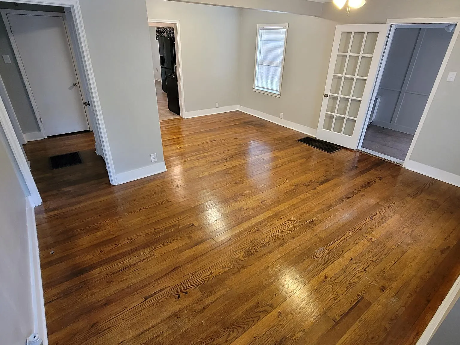 825 S Graham St — Photo 2
