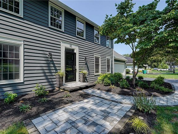3rd image of 43 Cambric Cir