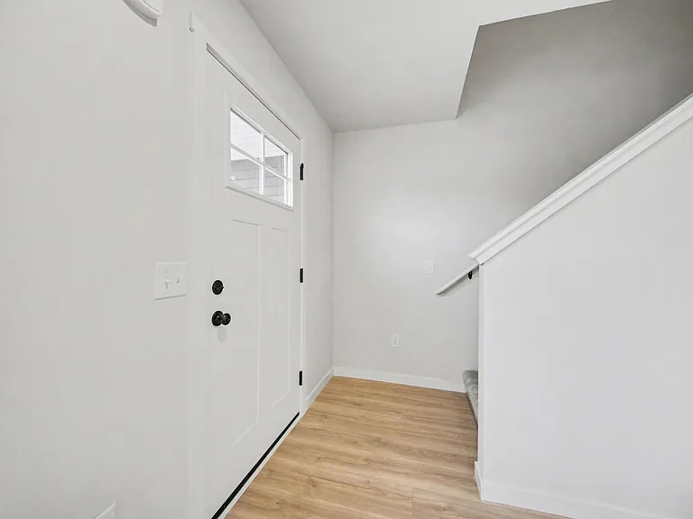 1097 Vertex Cir — Photo 7
