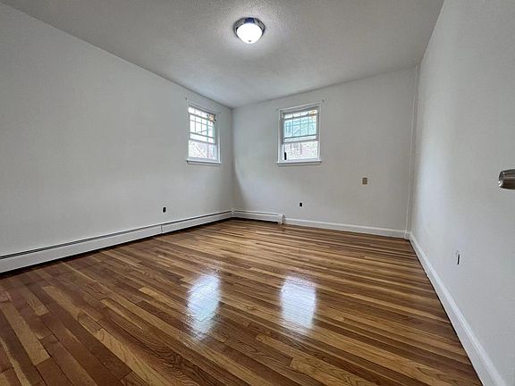 5th image of 361 Charles St #361