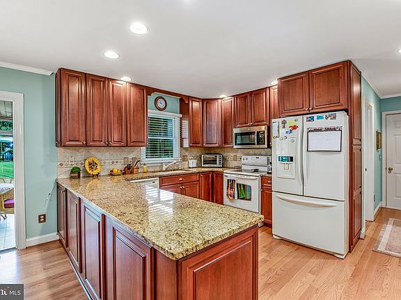 3rd image of 26337 Arcadia Shores Cir
