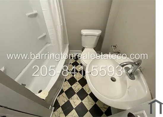 5703 Avenue O — Photo 4