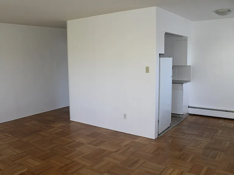 1235 Comox St — Photo 22