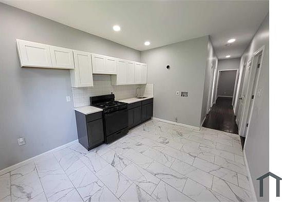 5th image of 432 Avon Ave #1