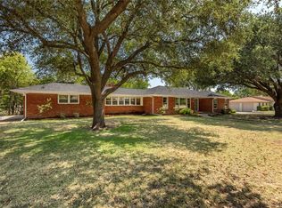 55 Chelsea Dr, Edgecliff Village, TX 76134