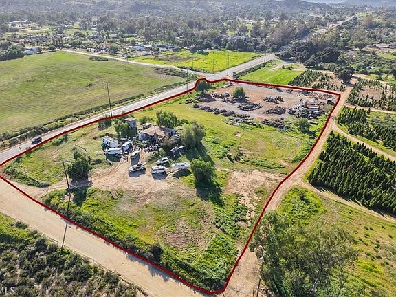 3rd image of 26993 Bradley Rd